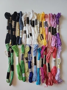 VINTAGE embroidery thread, mixed colors. Estate Collection~Lot Of 31 - Picture 1 of 4