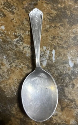 Cuchara bebé vintage "W" plata esterlina, mango grabado, de 1939, bien usada Foto 1 de 4