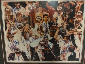 Michael Jordan 1997 Team Autograph (Trophy Presentation)