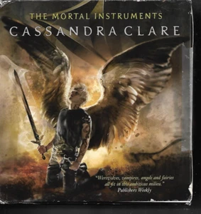The Mortal Instruments by Cassandra Clare 6 x P/B boxed Shadowhunters - Bild 1 von 2