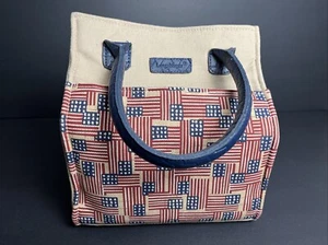 Borsa pranzo Longaberger Homestead con inserto 9” x 8” x 4” bandiera americana patriottica - Foto 1 di 11