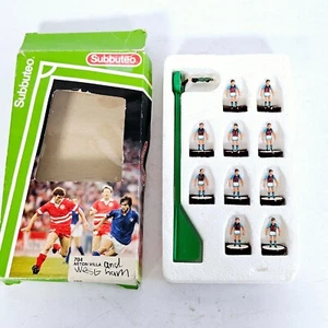 Figurina Subbuteo Aston Villa 704 squadra di calcio vintage leggera in scatola preloved - Foto 1 di 24