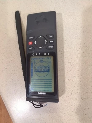 GARMIN GPS 38 Handheld Personal Navigator -tested- Working - Image 1 of 2