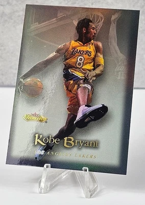 Kobe Bryant 2000-01 Fleer Showcase Holofoil Refractor #85 Los Angeles Lakers - Image 1 of 4