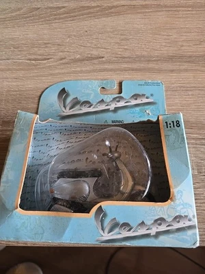 MAISTO VESPA Scooter 1:18 Model Green Color New In Package Motorbike Piaggio - Image 1 of 4