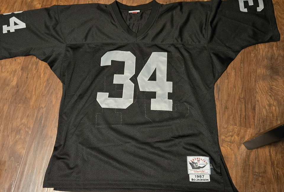 Camiseta BO JACKSON 1987 Raiders Mitchell & Ness Throwback #34 tamanho 50 preta - Imagem 1 de 4