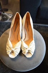 Meine Buffalo LONDON High Heels Stiletto Peep Toes Gr. 39 creme weiss Satin - Bild 1 von 24