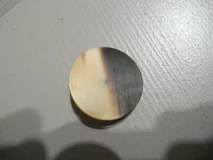 1 bouton ancien en corne de bovin - Foto 1 di 2