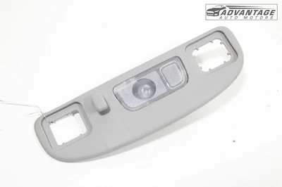 Chevrolet Equinox 2018-2024 techo trasero derecho cúpula luz cortesía OEM Foto 1 de 4