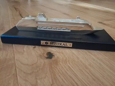 modellino  nave crociera Mistral  - Immagine 1 di 4