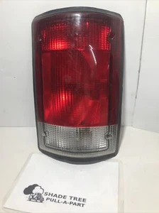 00 Ford Econoline (fits 97-04) RH Passenger Side Taillight OEM F7UB-13440-AA - Imagen 1 de 6