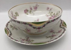 Limoges Schleiger 29 EZ Round Gravy Boat with Attached Underplate/Pink Roses - Picture 1 of 8