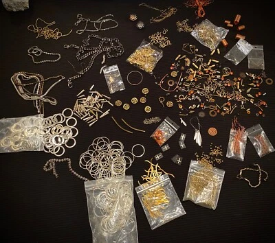 Лот фурнитуры для ювелирных изделий из металла с латунным и гальваническим покрытием - Изображение 1 из 4