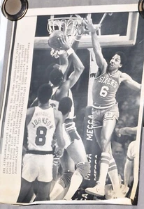 Julius Erving "Dr. J" 1981 AP Wire Laserphoto Original 8 x 10 NBA playoffs - Picture 1 of 4