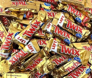 TWIX Milk Chocolate Fun Size Cookie, Individually Wrapped Candy Bars (2 Pounds) - Picture 1 of 10