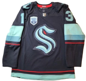 Maglia Seattle Kraken Adidas con toppa stagione inaugurale taglia 52 2021 Hockey NHL - Foto 1 di 7