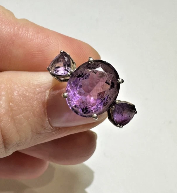 Argento D'Epoca Ovale Ametista Viola Sfaccettato Gemma Misura 8 Anello - Immagine 1 di 4
