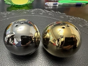 Hallmark Jingle Bells Silver & Gold Salt & Pepper Shaker Set Unused - Picture 1 of 5