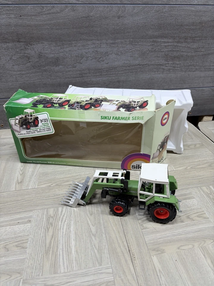 Cargador frontal tractor de juguete Siku Farmer 3450 Fendt 308 LS 1:32 Turbomatik alemán Foto 1 de 4
