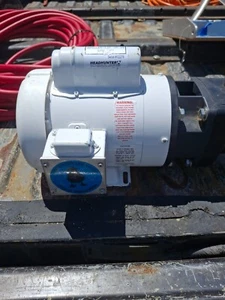 LEESON 119458.00 Washdown Pump Motor 1.5 HP 3,490 RPM W/ 3.25 Thresher pump. - Picture 1 of 3