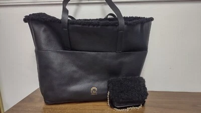 Bolso de Mano Grande C&C California Reversible Cuero Negro/Sherpa y Bolso de Mano Pequeño Foto 1 de 4