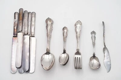 Cuchillo Tenedor Cuchara Plato Plateado Internacional Arbutus WM ROGERS & SON De Colección ELIGE Foto 1 de 2
