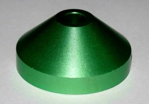 Single Puck / Metallic Grün / Konisch 7" Vinyl Metall Kegel Mittelstück Adapter - Picture 1 of 1