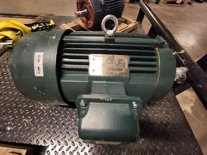 Motor eléctrico Toshiba 20hp 25amp 460v 0204XDSB41A-P - Imagen 1 de 15