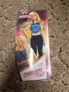 WWE Superstars Charlotte Flair Modepuppe Riss in Plastikblase - Bild 1 von 3