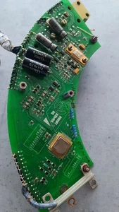 Modulo elettronico con elementi di controllo, elaborazione del segnale analogico e digitale. - Foto 1 di 6