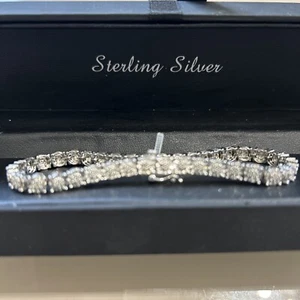 Diamond Tennis Bracelet - Picture 1 of 4