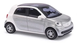 1:87 Smart Forfour 2014 silber-weiss, Fertigmodell - Busch 49553 - Bild 1 von 1