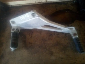 platine cales pieds gauche 500cb pc27 honda - Imagen 1 de 2