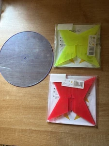 Set 3 Cazador del Sol Sonnenfänger 2 hängende Sterne rot grün & 1 flache blaue Scheibe - Bild 1 von 8