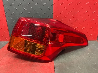 Luz trasera exterior para pasajero Toyota Rav-4 2013-2015 derecha lámpara trasera fabricante de equipos originales ¡Bonita! Foto 1 de 4