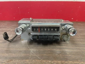 ORIGINAL 1966 FORD MUSTANG RADIO WITH KNOBS 725 - Foto 1 di 6
