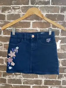 NEU MIT ETIKETT GAP KINDER DENIM MINIROCK JEANSROCK MÄDCHEN 8 BESTICKTE BLUMEN - Bild 1 von 3