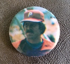 MIKE SCHMIDT 1982 SCARE ISSUED TCMA PIN BUTTON - Picture 1 of 1