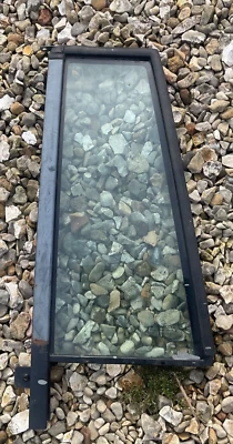 JEEP GRAND CHEROKEE ZJ ZG 93-99 WINDOW GLASS NSR PASSENGER REAR QUARTER F&F 🚘 - Image 1 of 2