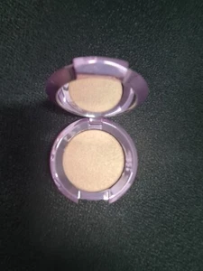 BECCA Shimmering Skin Perfector Pressed - C Pop (Champagne Pop) Travel Size 2.4g - Picture 1 of 3
