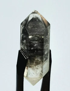 Tibetan BLACK Phantom QUARTZ Crystal Double Terminating Specimen - Foto 1 di 10