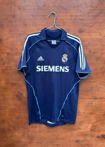 CAMISETA DE FUTBOL VISITANTE REAL MADRID ESPAÑA 2005/2006 ADIDAS TALLA L - Imagen 1 de 13
