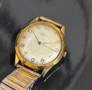 UNIVERSAL GENEVE UWECO HANDAUFZUG ANALOG RUNDES GEHÄUSE UHR SAMMLERSTÜCK VON JP - Bild 1 von 3
