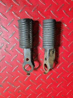 Honda CB900 CB900C 1982 conjuntos de clavijas laterales izquierdo y derecho para pasajero Foto 1 de 4