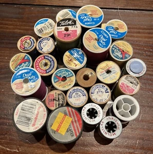 Lot of 26 Vintage Threads Of Polyester & Mercerized Cotton Coats & Clark Etc - Picture 1 of 6