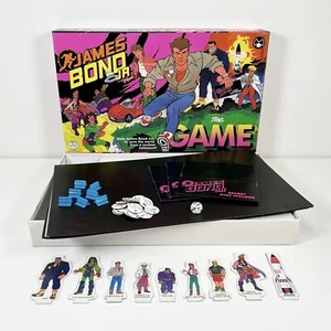 Vintage JAMES BOND JR The Game by Crown Andrews - NEW & NEVER USED - Picture 1 of 9
