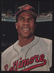 Frank Robinson  ORIOLES  UNSIGNED  7-7/8 x 10-7/8  VINTAGE MAGAZINE PHOTO #15 - Picture 1 of 1