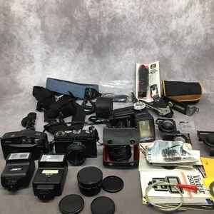 vintage Lot de 2 caméras, sangles, pièces mélangées - pour pièces ou réparation - Livré tel quel - ne fonctionne pas - Photo 1 sur 24