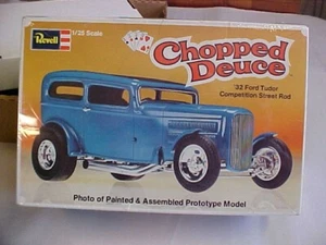 Kit Modelo Ford Tudor 2 Revell Chopped Deuce 32 Escala 1/25 (PIEZAS) - Imagen 1 de 7