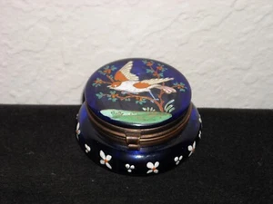 Antique Victorian Enameled Glass Patch / Pill Box #1 with Bird Cobalt Blue - Picture 1 of 3